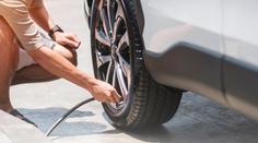 Špatný tlak v pneu znamená i vyšší spotřebu aneb proč zkontrolovat auto před dovolenou