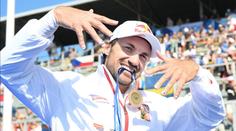 Extravagantní design pro MS. Olympijský vítěz Fuksa má růžové nehty se smajlíky