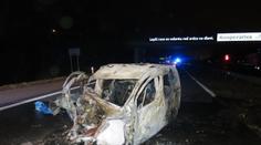 Smrt v plamenech! Vůz po nehodě vzplál, řidič v autě uhořel