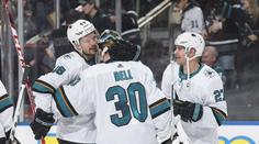 Sharks vymazali McDavida, Hertl byl třetí hvězdou zápasu