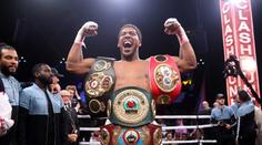 Boxer Anthony Joshua umravnil skupinku studentů. Vtrhl k nim na kolej