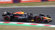 Verstappen ovládl i kvalifikaci v Japonsku. V první řadě ho doplní Pérez