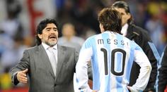 Maradona je po zákroku dál na JIPce. Messi mu poslal dojemný vzkaz