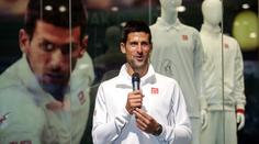 Šoumen Djokovič si dělal blázny z krásky Šarapovové. Před zraky jejího přítele!