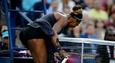 Serena se málem kuriózně zranila! Do sítě vrazila jako tank