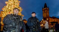 Zátarasy a ozbrojení policisté: Jak budou vypadat Vánoce u vás?