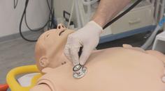 V knihovně jsem byl jednou, říká student medicíny. Univerzita sází více na praxi