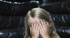 Zvrhlík s vepřovým v rozkroku se pokusil znásilnit školačku