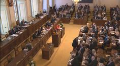 Poslanci budou řešit osud dětských skupin i energetických šmejdů