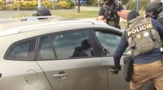 Muž měl prodávat neexistující auta. Vydělal miliony korun, tvrdí policie