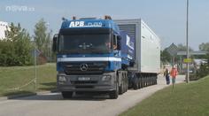 VIDEO: Jak se stěhuje obří generátor