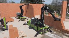 Depozitář v Pelhřimově staví parta robotů. Jeden nahradí až pět zedníků