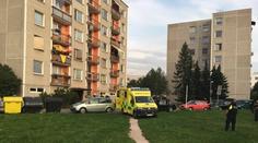 Velké manévry v Hradci! Muž se po hádce zabarikádoval, hrozil zbraní