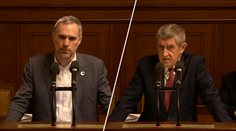 Roztržka ve Sněmovně. Hřib si do Babiše rýpl kvůli toaletě, ten si to nenechal líbit
