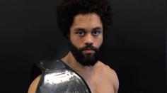 Domácí pošťuchování skončilo kousnutím do varlat. MMA bojovníka čeká trest