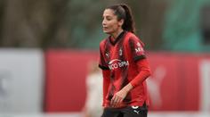 Fotbalistka AC Milán udivila fanoušky. Sama si zašila krvácející ránu na noze