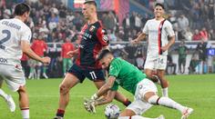Bláznivý konec zápasu AC. Oba gólmani byli vyloučeni, chytat musel Giroud