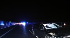 Řidič po nehodě přebíhal dálnici! Srazilo ho auto, na místě zemřel