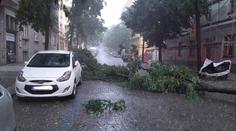 Znovu udeřily velmi silné bouřky. Přívalový déšť a krupobití bičovaly Česko