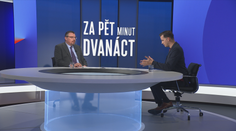 Do přijetí eura se nežeňme. Koruna je stabilní, říká bývalý šéf národní banky