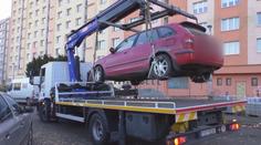 Ústí nad Labem začne prodávat auta, která blokovala ulice města