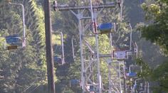 Paraglidista na horách spadl do elektrického vedení, zastavil lanovku plnou lidí
