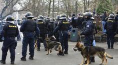 Policie v pohotovosti! Do Prahy míří špičky evropské krajní pravice