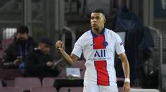 Mbappé hattrickem sestřelil Barcelonu, Liverpool ubránil Lipsko