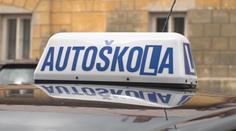 V autoškolách nastanou velké změny. Upravují se písemné testy. PŘEHLED