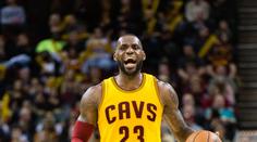 LeBron James zase zpátky! Pomohl k výhře nad Milwaukee