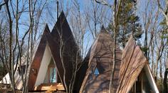 Dům, který vypadá jako týpí! Každý pokoj má vlastní střechu