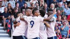 Arsenal pokračuje ve strhující jízdě a jde do čela tabulky. Vyhrál i Tottenham