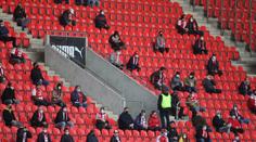 Na fotbal může stále jen tisíc lidí, ministerstvo ale pracuje na rozvolnění