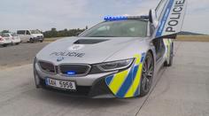 Policistu, který naboural drahé BMW, pustili z nemocnice