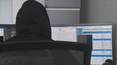Policie varuje před extrémně nebezpečným podvodem. Češka naletěla, hrozí jí doživotí