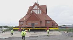 Kostel musel ustoupit těžbě železa. Jeho přesun trval dva dny