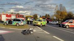 Tragická nehoda na Ústecku. Řidič motorky po srážce s autem přišel o život