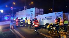 Dodávka nezabrzdila za kamionem, řidič neměl šanci přežít
