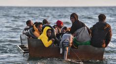 U pobřeží Tuniska v neděli utonulo 29 migrantů ze subsaharské Afriky