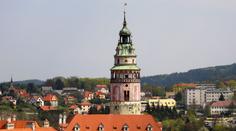 České památky ničí nápor turistů! V Krumlově se nedá hnout