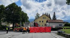 Tragédie ve Volarech. Náklaďák srazil chodkyni, žena na místě zemřela