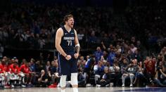 Bucks podruhé padli, Dončič řídil obrat Dallasu. Portland dál žhaví naději
