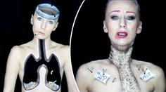 Srbka upozorňuje bodypaintingem na následky kouření! GALERIE