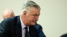 Baldwin do vězení nepůjde. Soud zrušil hercovo obvinění za smrt kameramanky