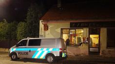 Zkopali mě do krve, pak se smáli, popsala žena bitku v baru v Praze
