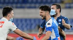 AC Milán potvrdil první místo, Neapol nedala šanci AS Řím