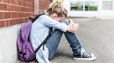Šikana na Slovensku: Spolužačky měly nalít 12leté školačce chemikálii do pití