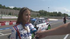 Česku roste motoristický talent. Dvanáctiletá Klárka řídí závodní Škodu