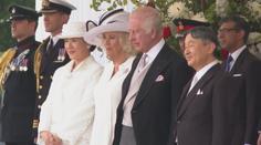 Japonský císařský pár je na návštěvě Británie. Dočkal se vřelého přivítání