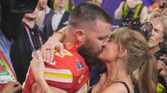 Taylor Swift se vdala. Policie musela v New Yorku uzavřít ulice